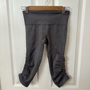 Lululemon In The Flow cropped leggings, Size 4